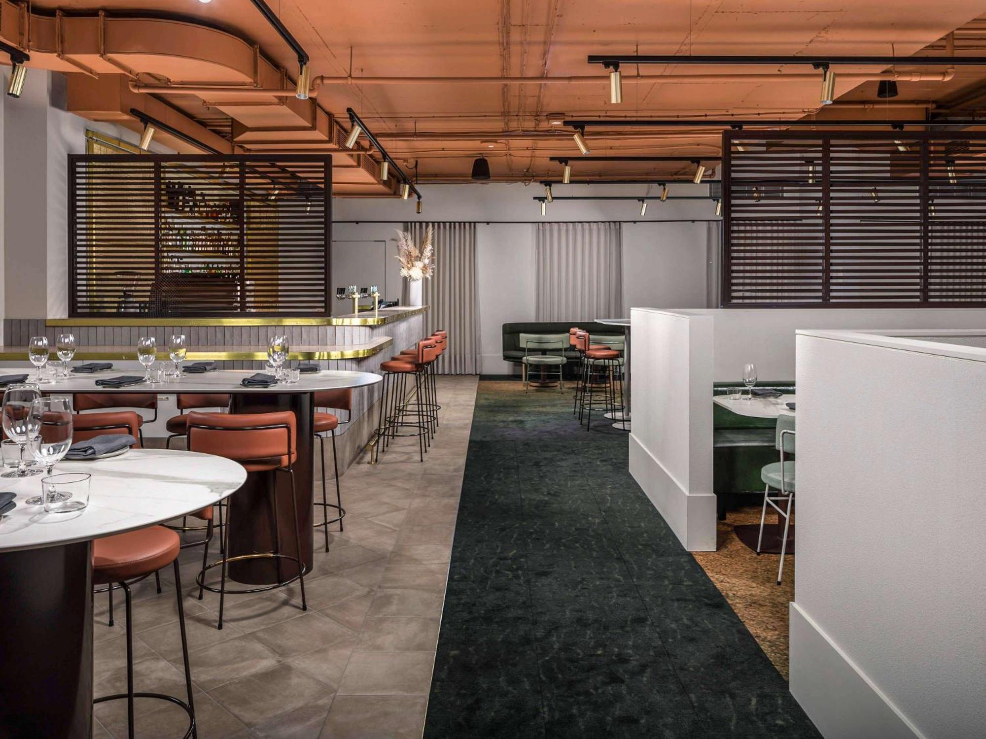 Pullman Melbourne City Centre Kültér fotó Interior of the restaurant