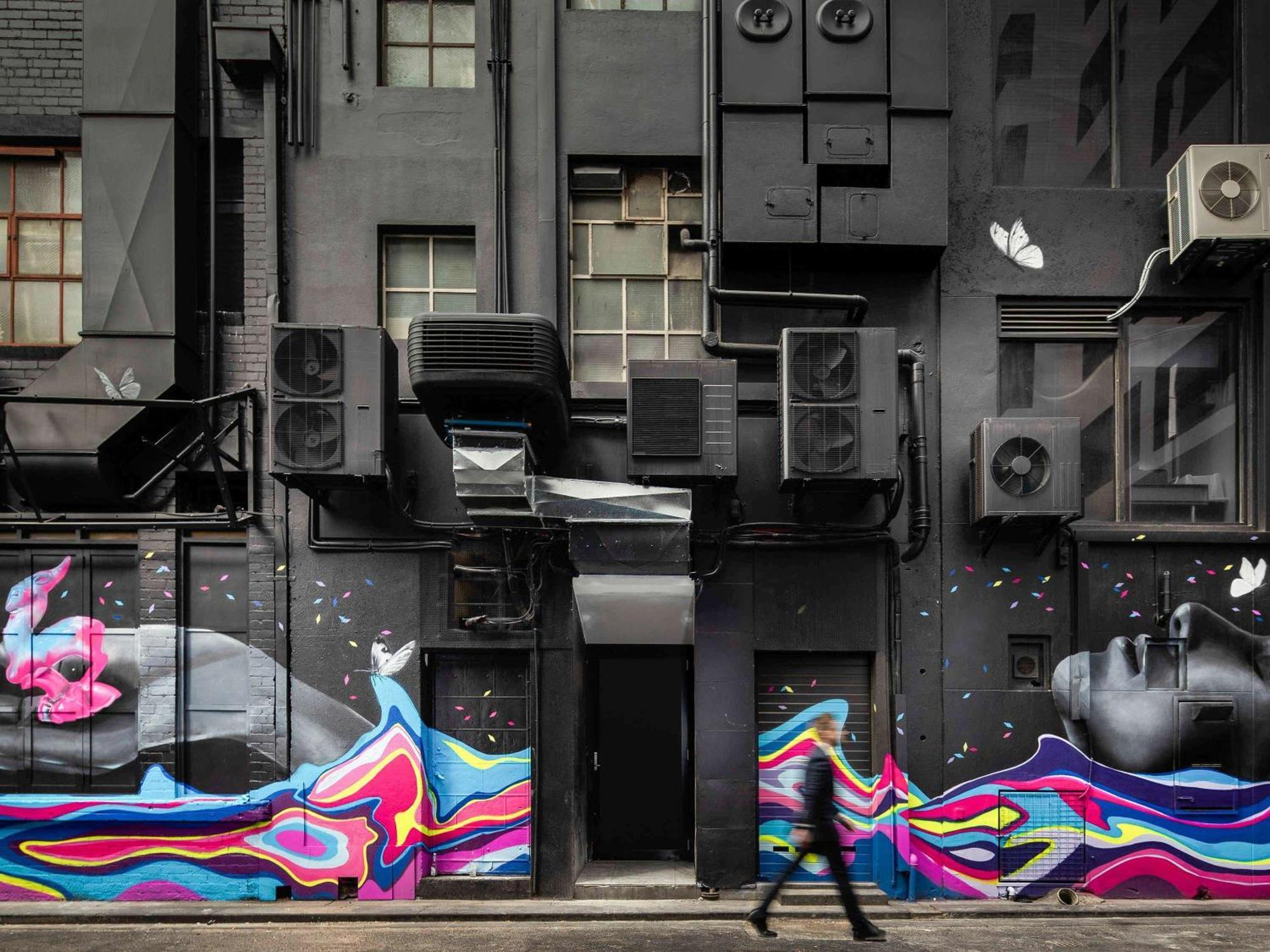 Pullman Melbourne City Centre Kültér fotó The 2019 mural by DOME