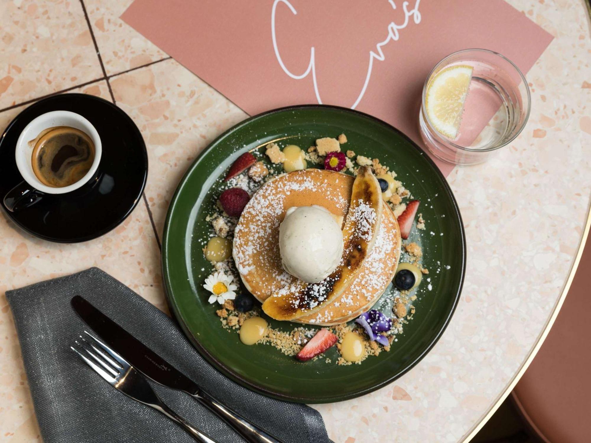 Pullman Melbourne City Centre Kültér fotó A plate of pancakes